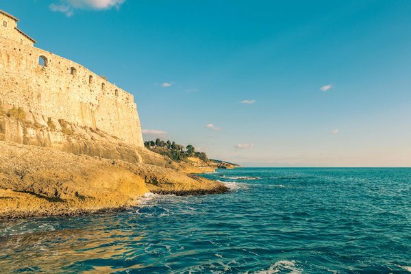 Discover the Enduring Artistry of British Ceramics: Your Ultimate Guide to Curating an Inspiring Tour Experience